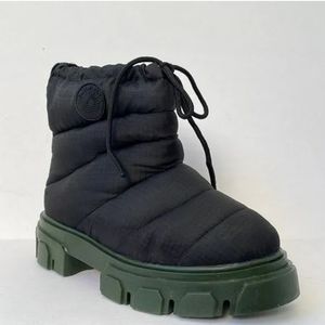 Nwt NEW FARM Rio black Lug Sole puffer quilted winter ankle booties boots size 8